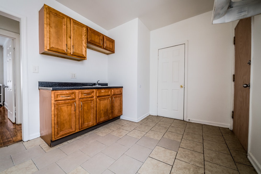 8001 S Marshfield Image 3