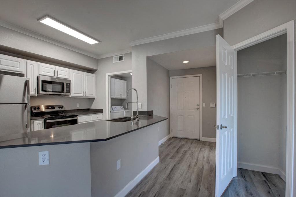 Broadleaf Apartments Image 26