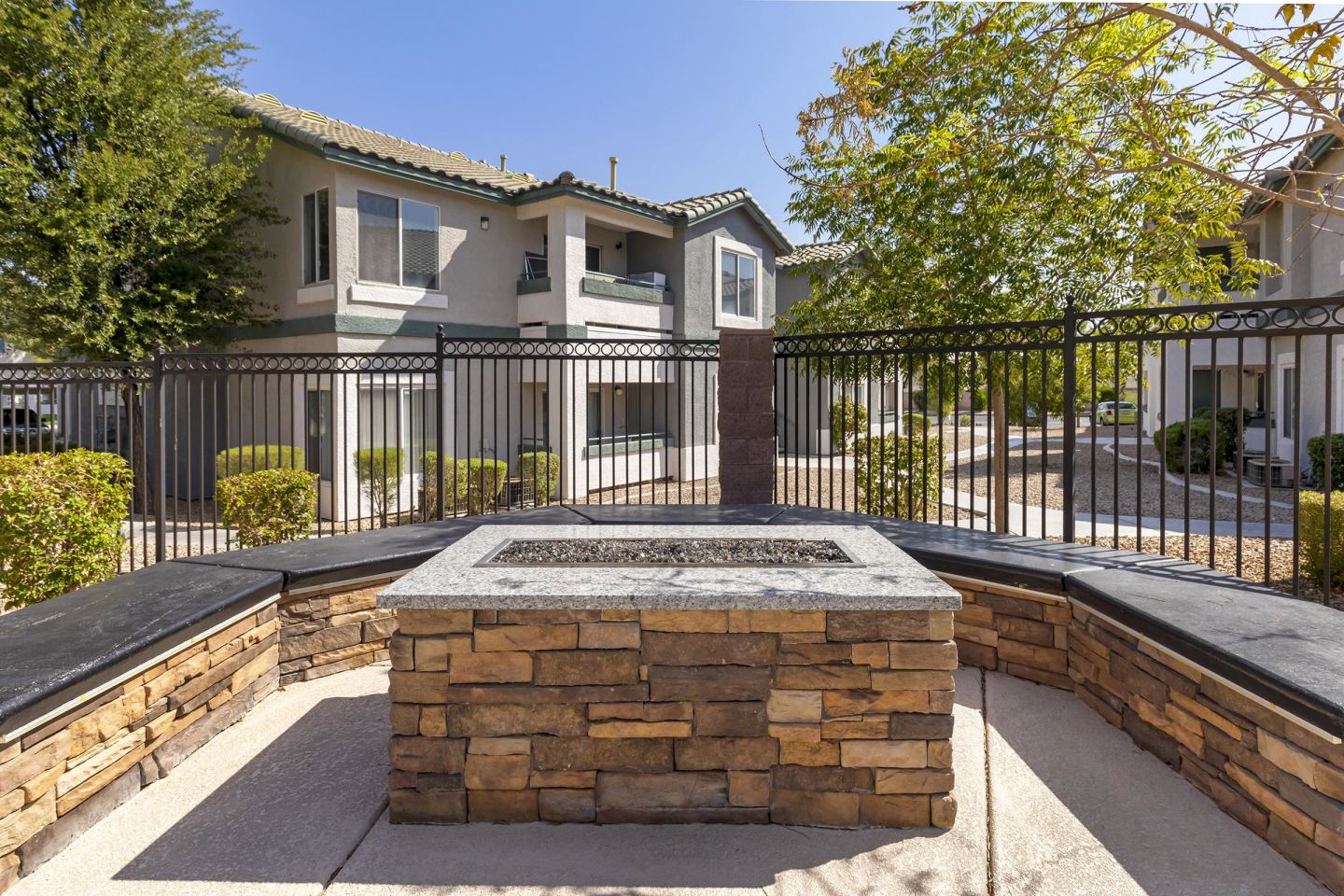 South Valley Ranch Apartments Image 3