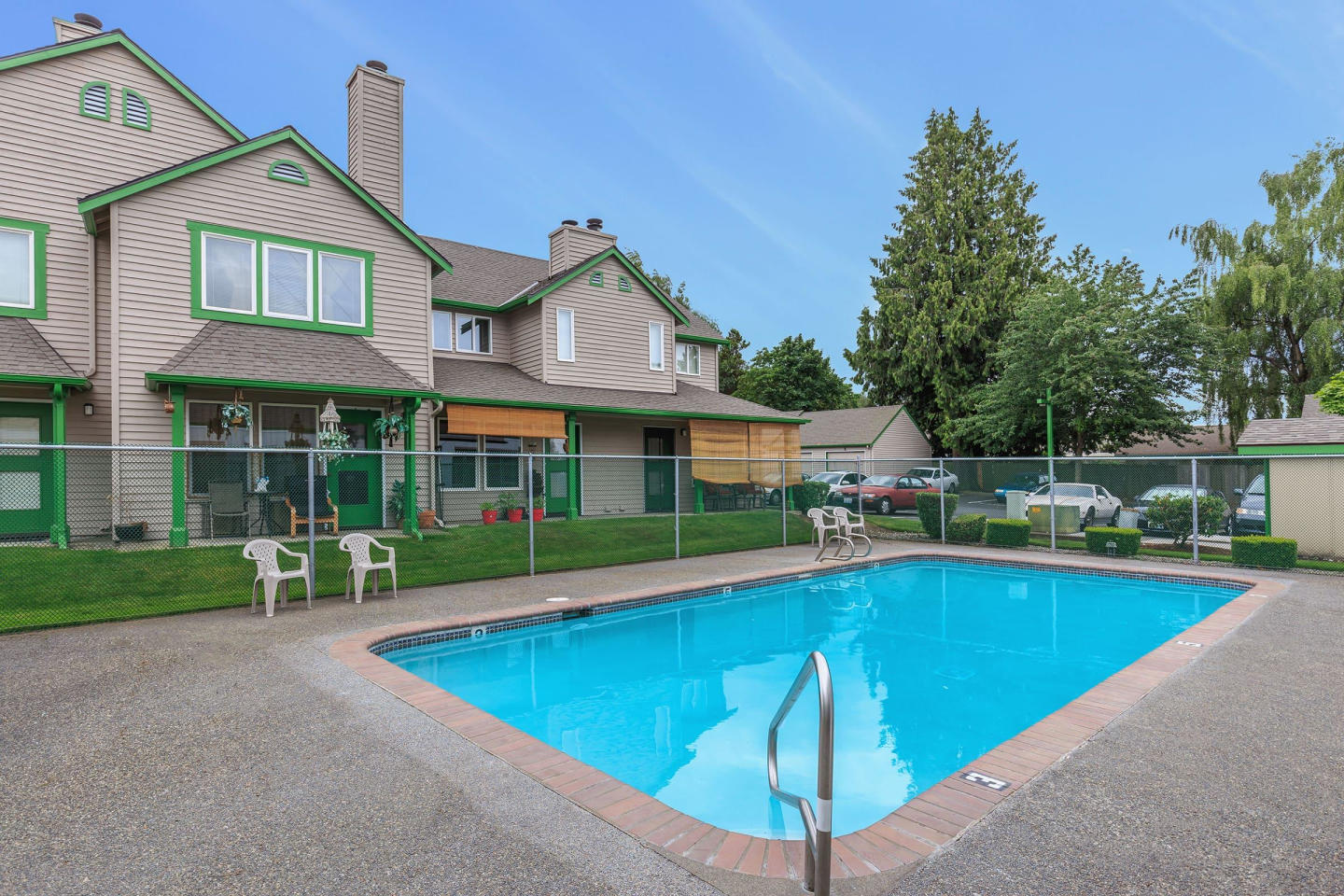 Emerald Court Image 10