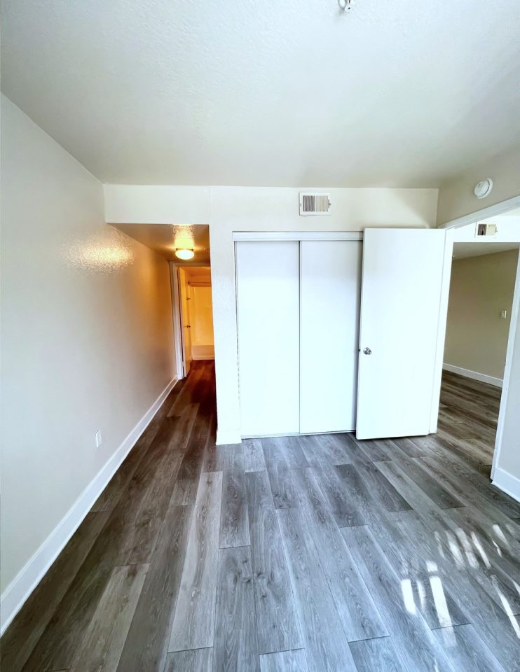Park Tower Apartments Image 12