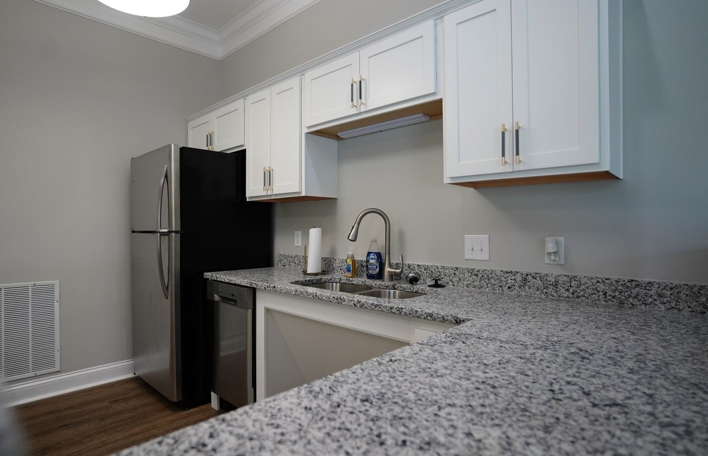 Gateway Crossing Apartment Homes Image 9