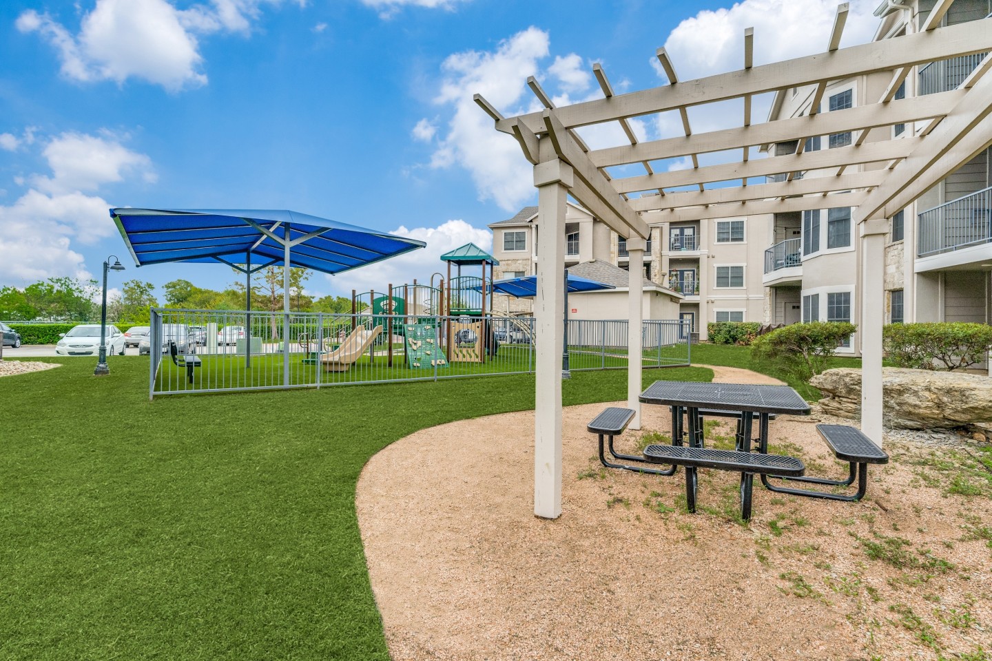 Parkside Crossing Apartments Image 9