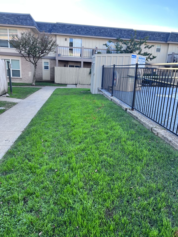 Autumn Creek Apartmenta Image 1
