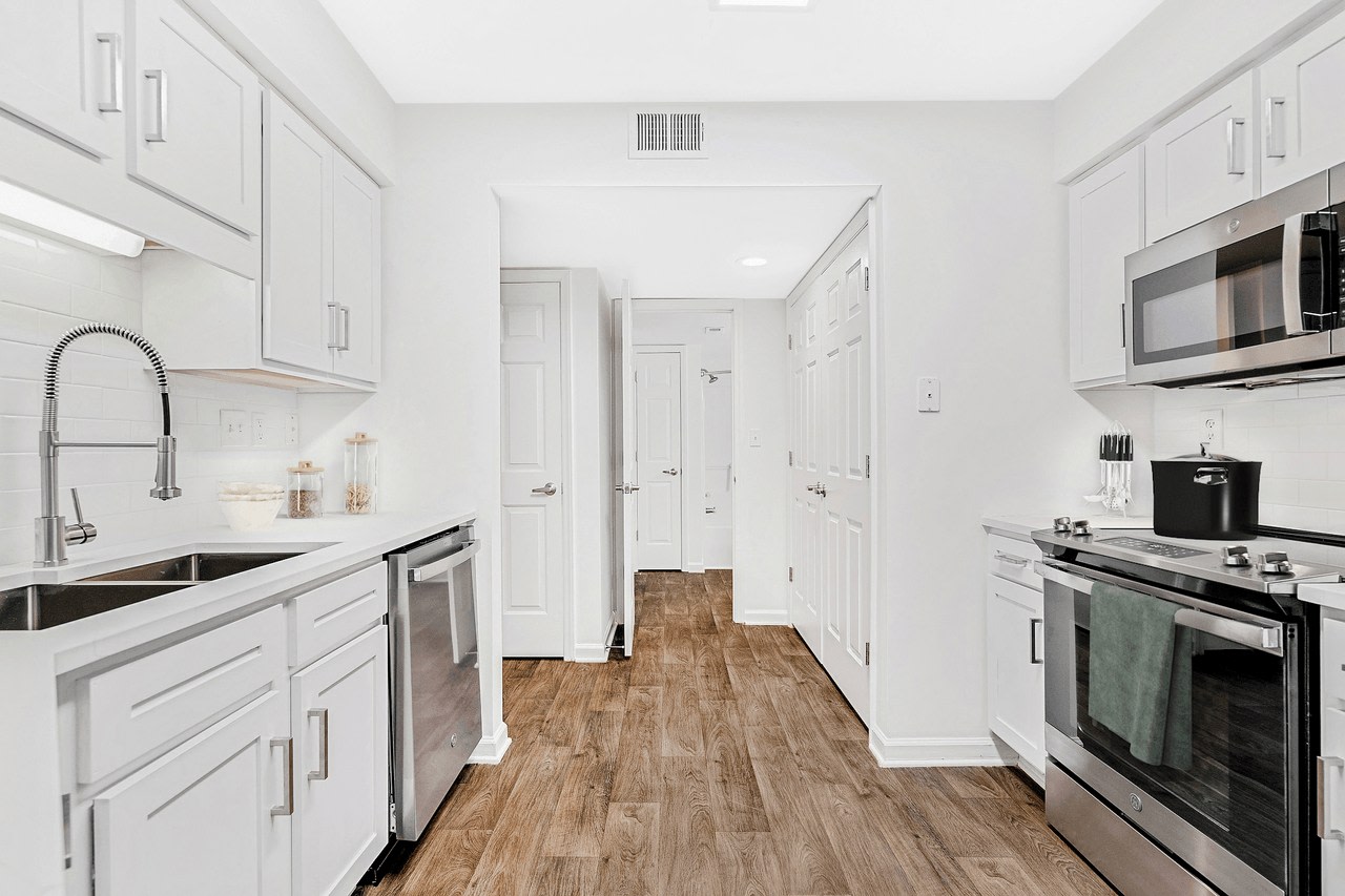 Affordable Housing - Caveness Farms Apartment Homes Image 48