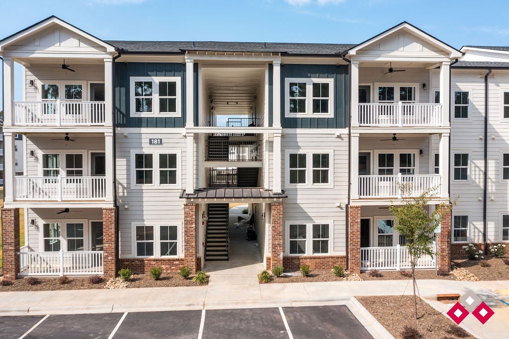 Summit at Hendersonville Image 23