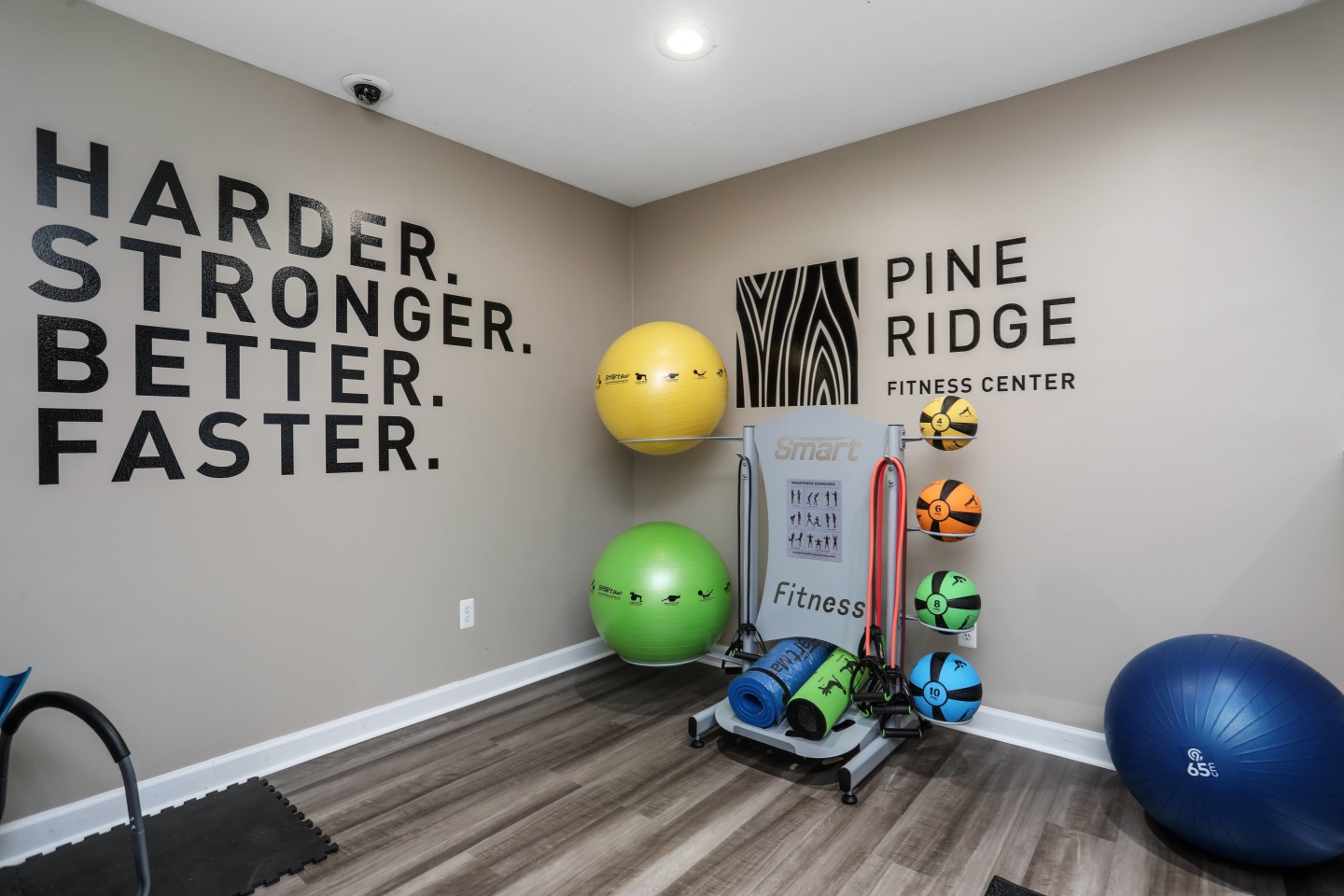 Pine Ridge Apartments Image 12