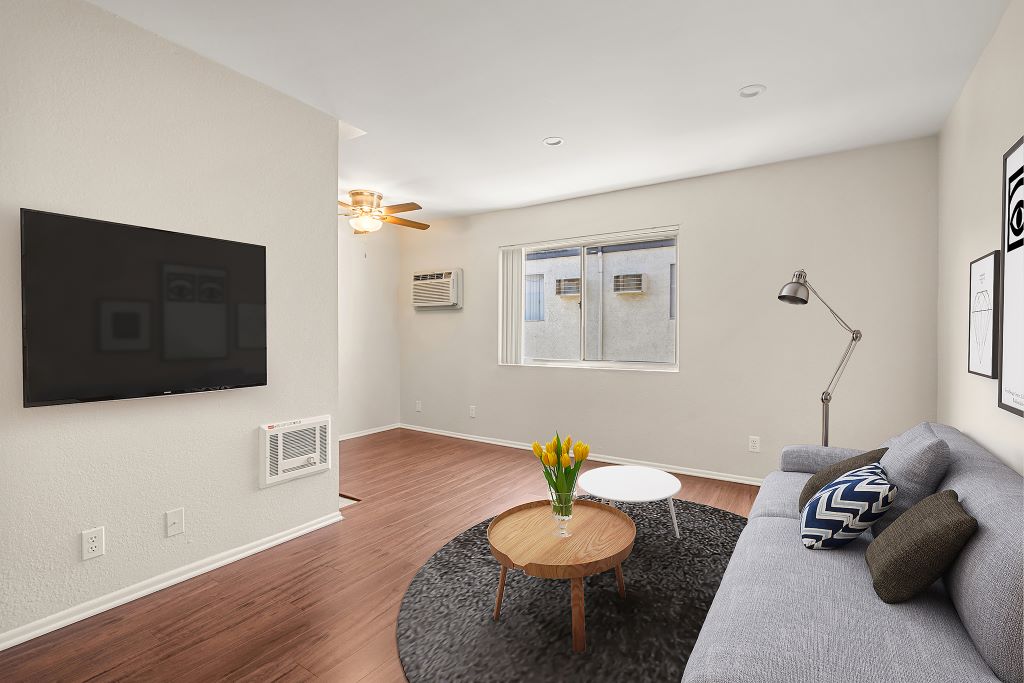 Topanga Canyon Apartments Image 2