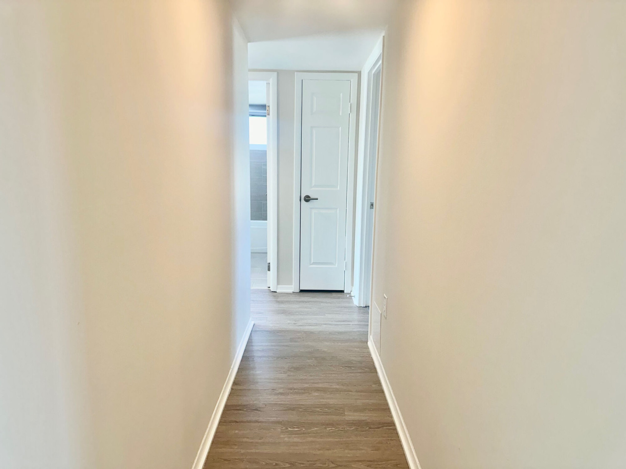 Lakeside Apartments Image 16