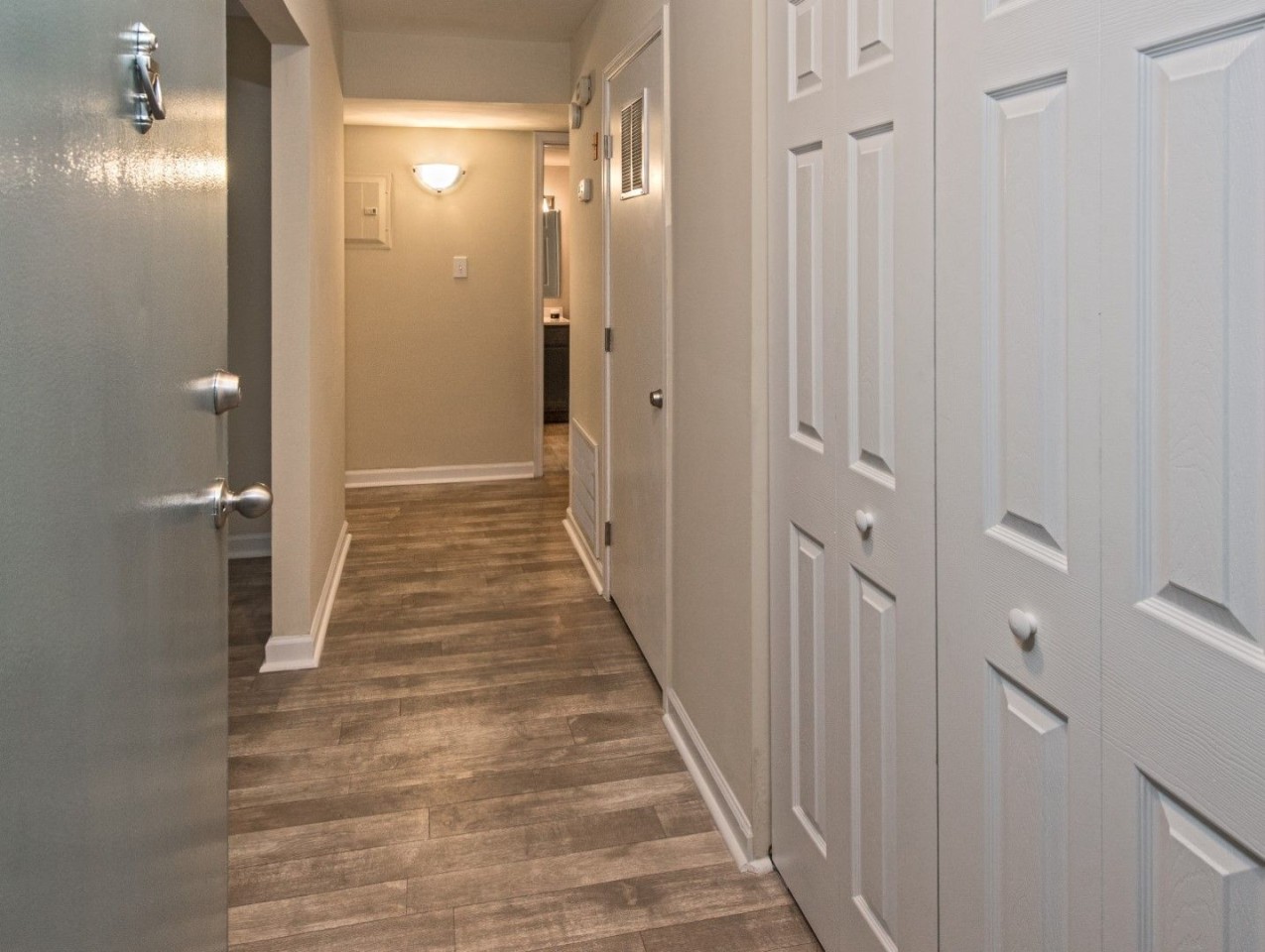 Thalia Gardens Apartments and Townhomes Image 11