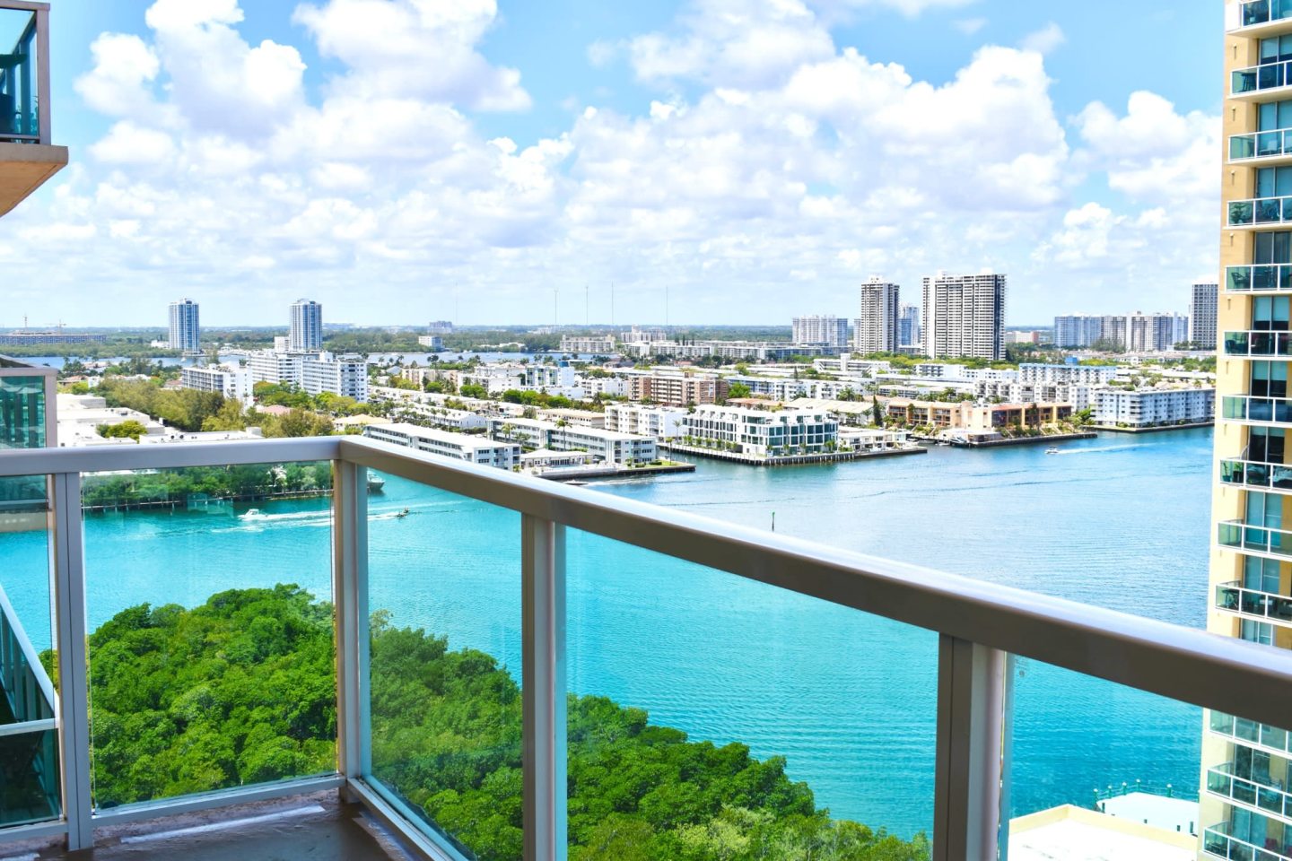Intracoastal Yacht Club Image 9