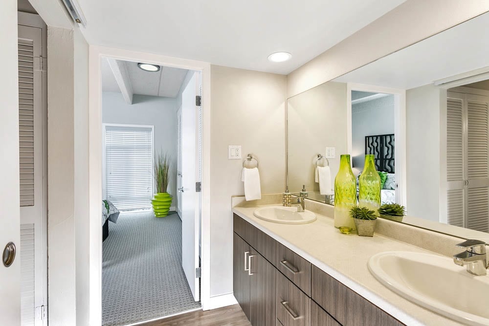 1311 Cook Image 16