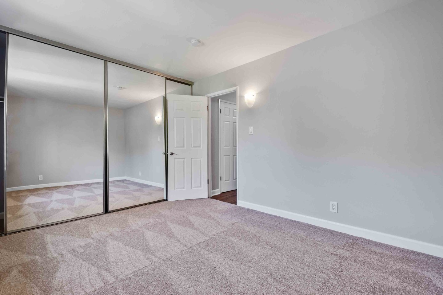 Carmel House Image 14
