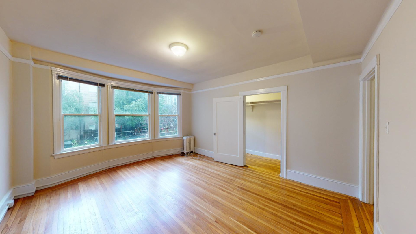 1126 BUSH Image 9