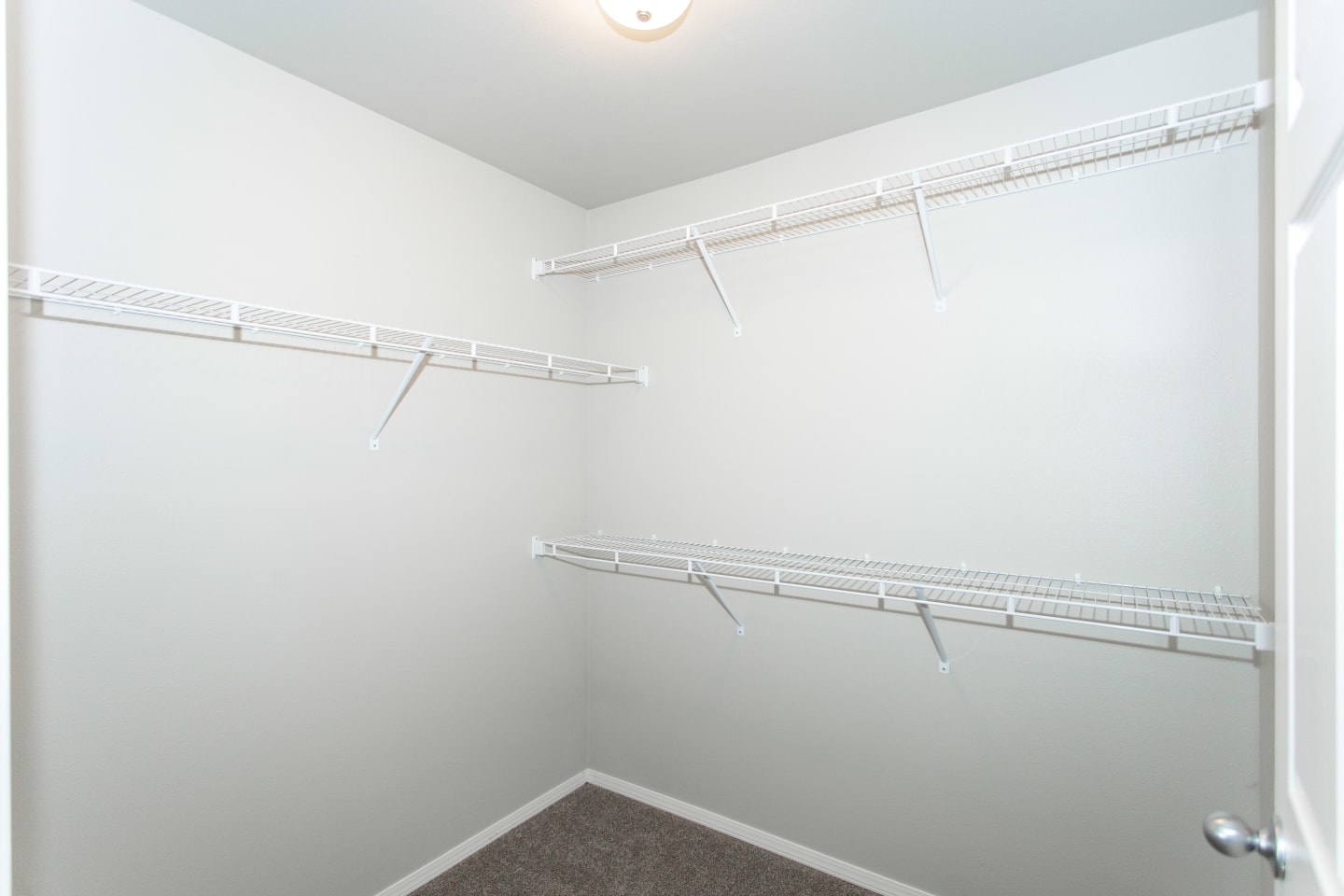 Thelin Center Apartments Image 16