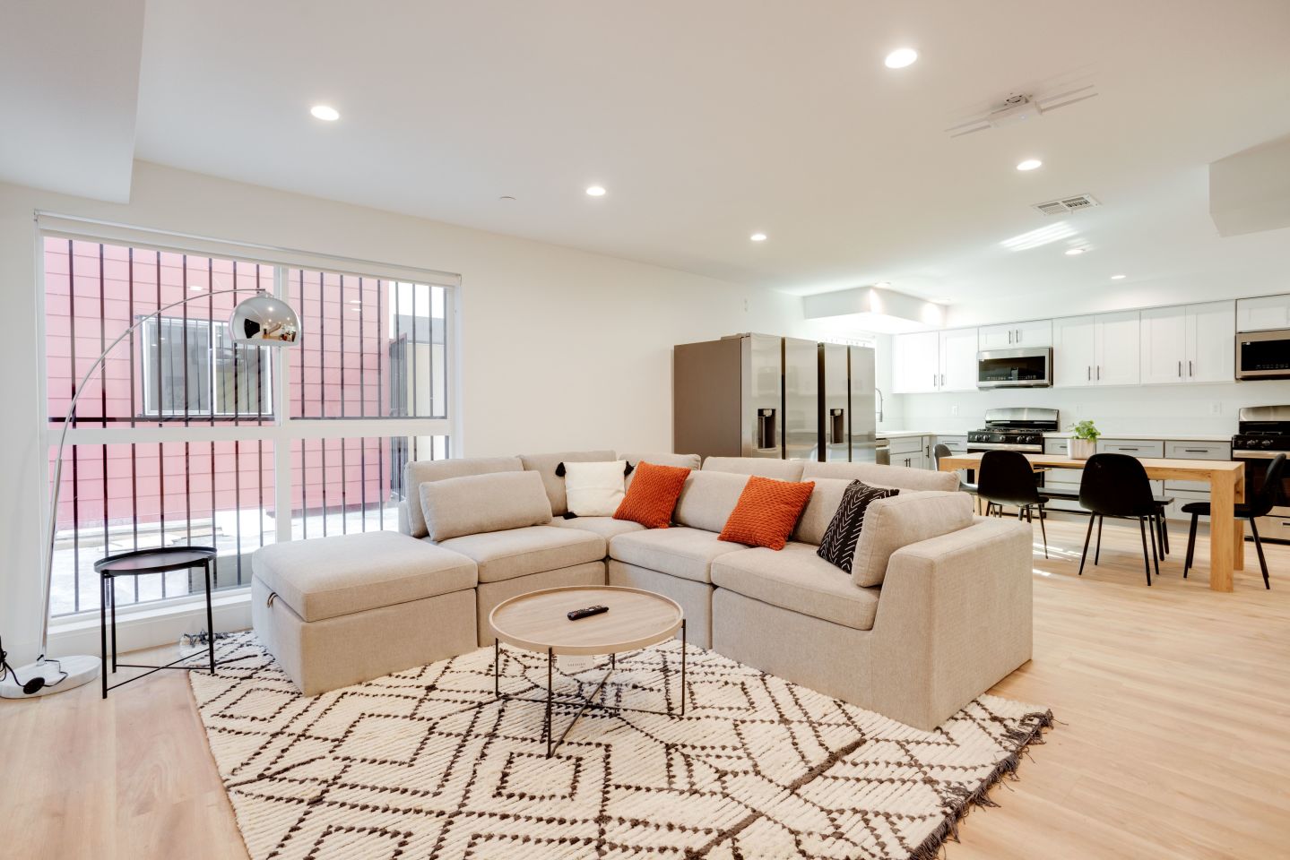 1224 W 37th Place - Co-Living Image 5