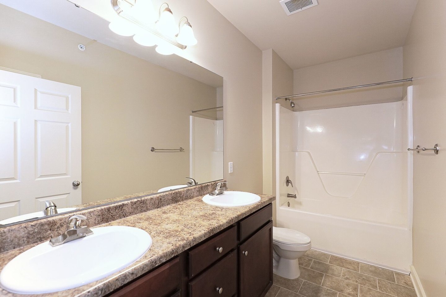 The Astoria Apartment Homes Image 19