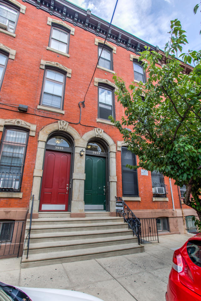3935 Pine Street Image 1