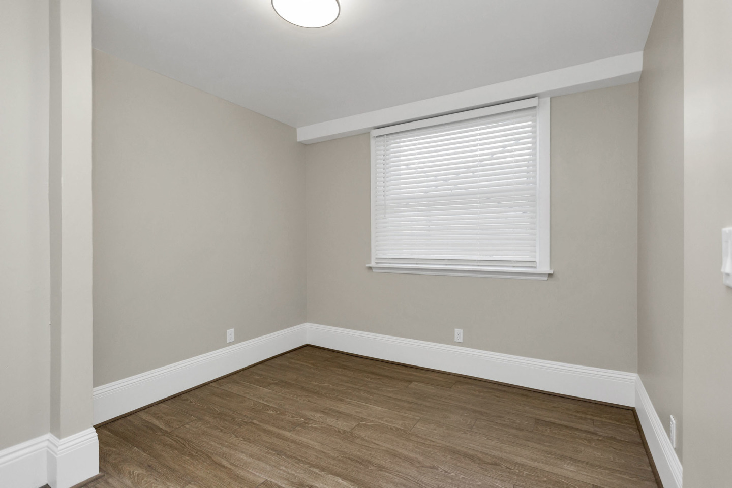 845 PINE Apartments Image 32