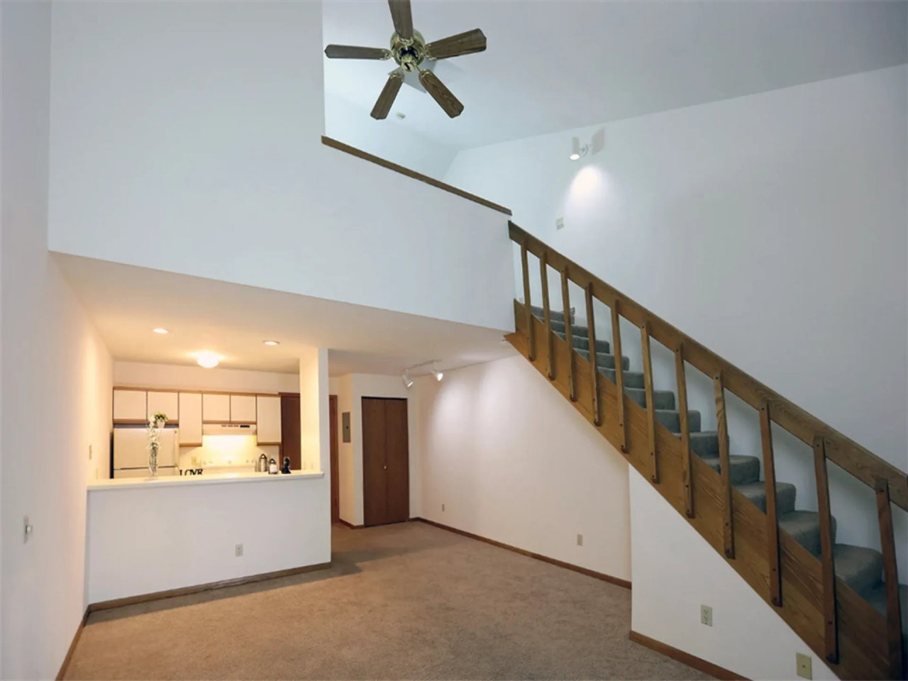 Summit Hill Apartments Image 9