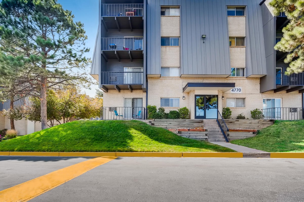 Flats at Pine Cliff Image 26