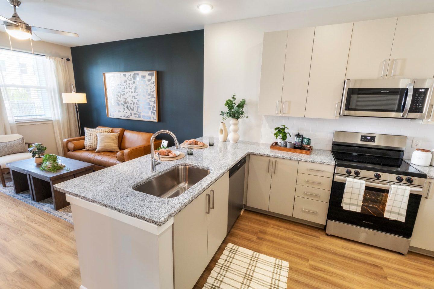 Woodlands Creekside Image 6