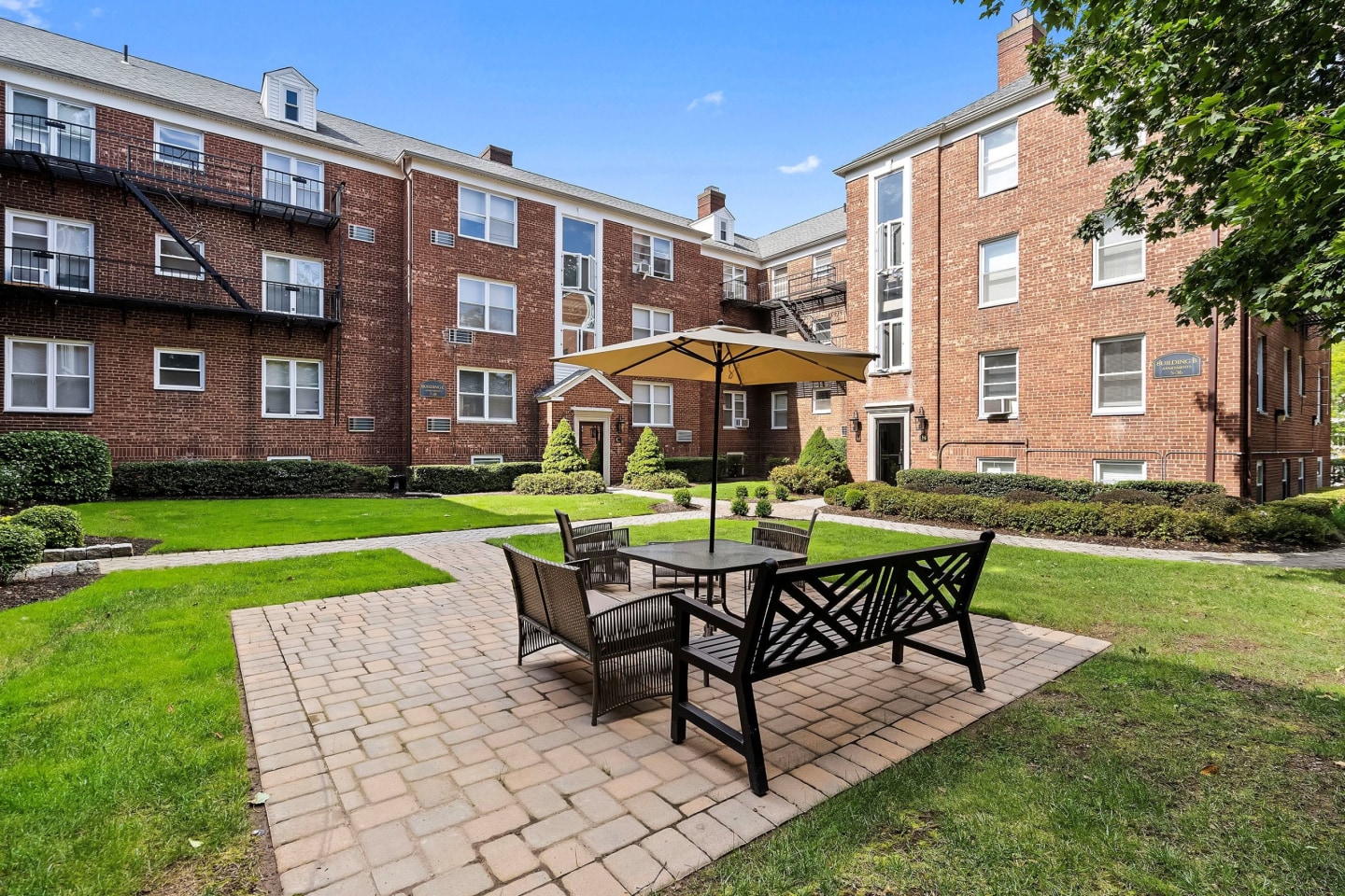 188 Bellevue Ave Image 16