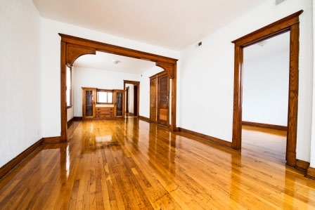 2542 S Trumbull Image 25
