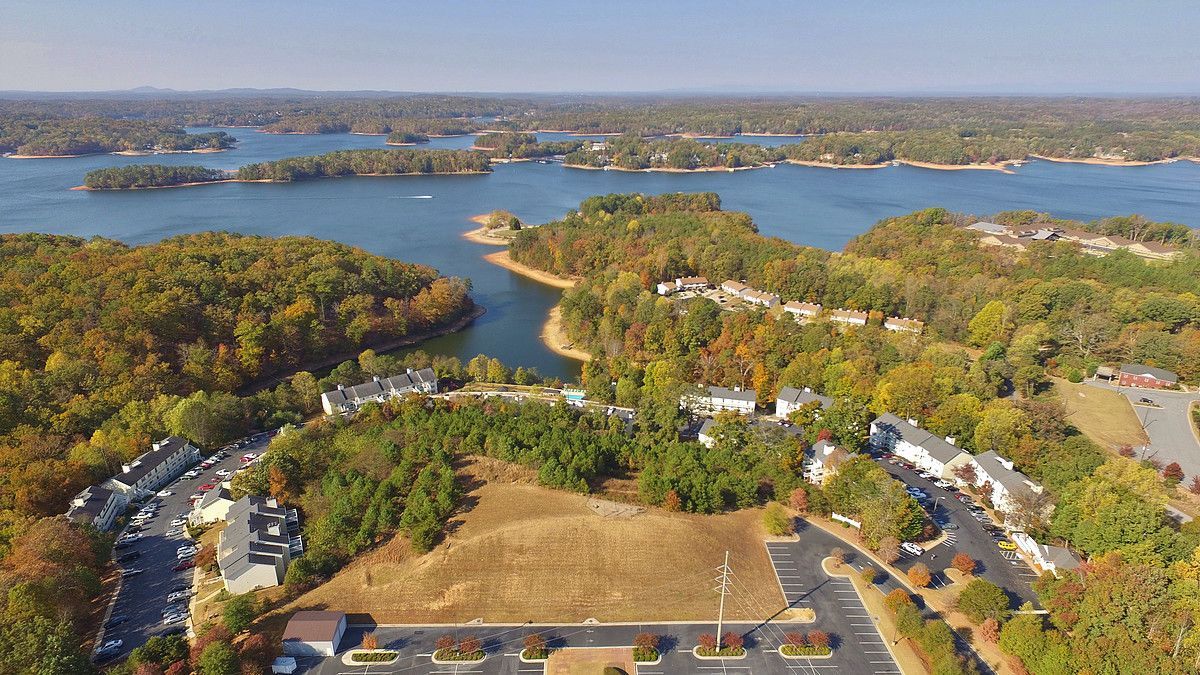 Edgewater on Lanier Image 32
