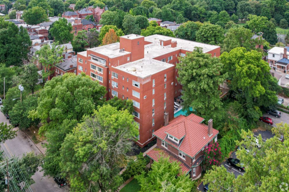 Park Chateau Apartments Image 26