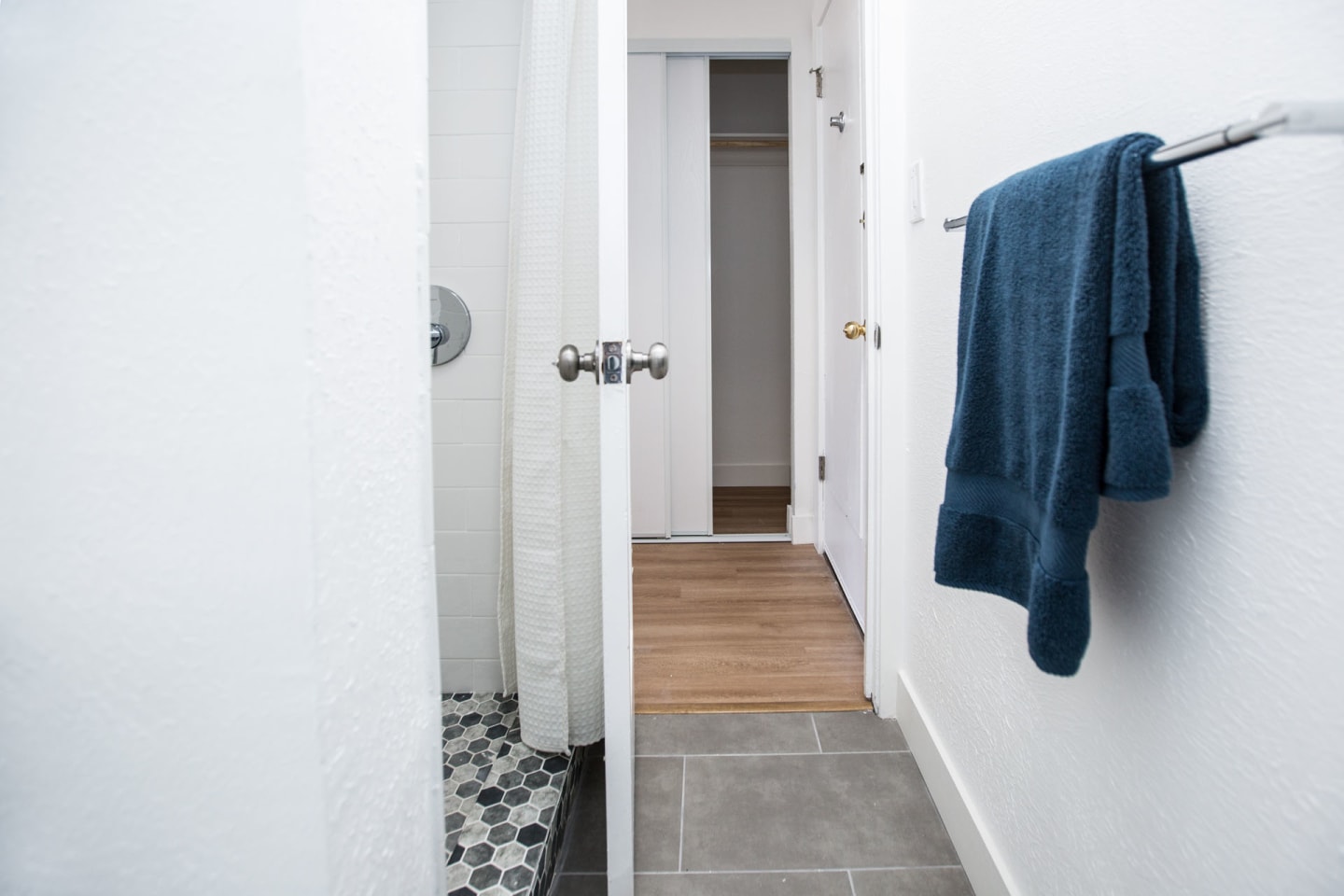 77 Glen Ave Image 19