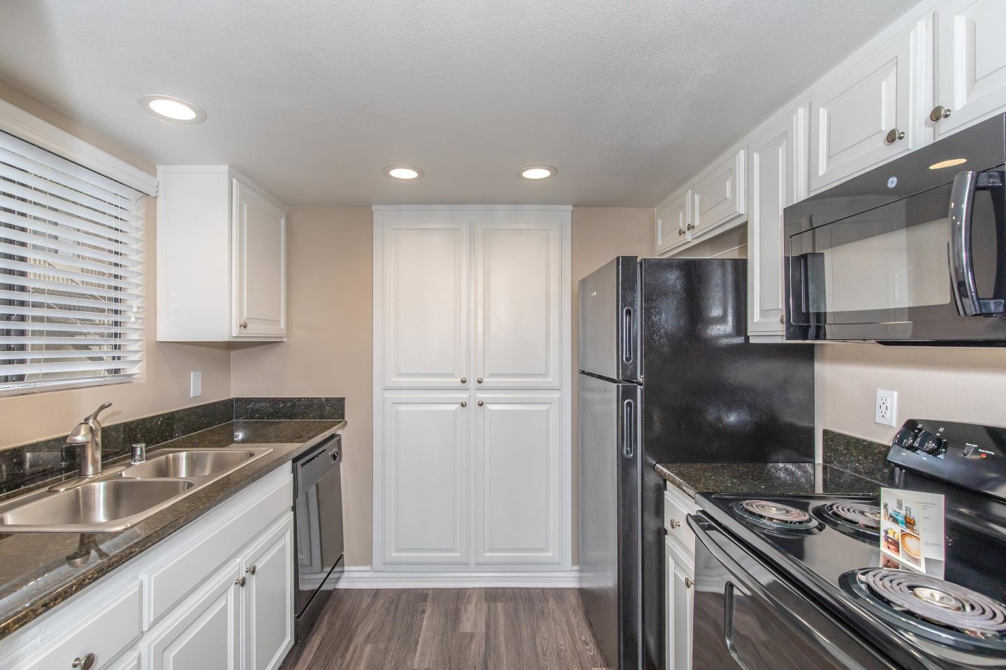 Mosaic Apartment Homes Image 5