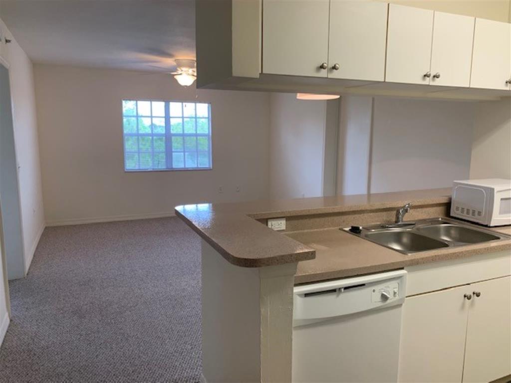 Heron Pond - 55+ Apartments Image 15