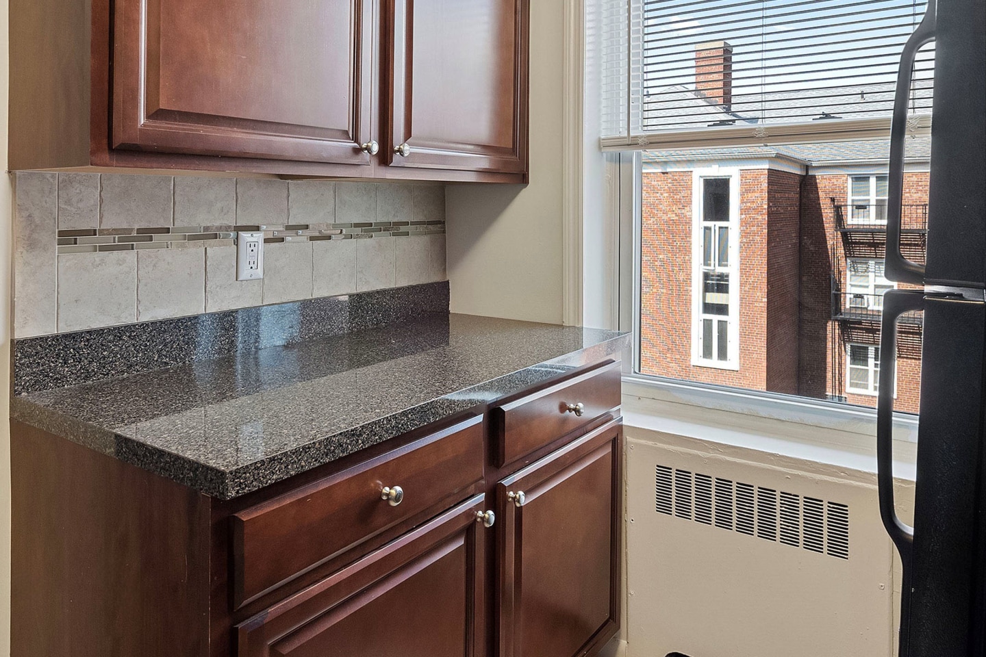 188 Bellevue Ave Image 17