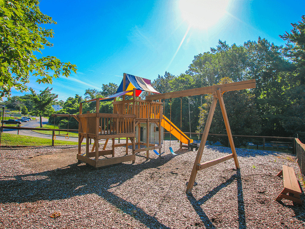 Village Royale Image 14