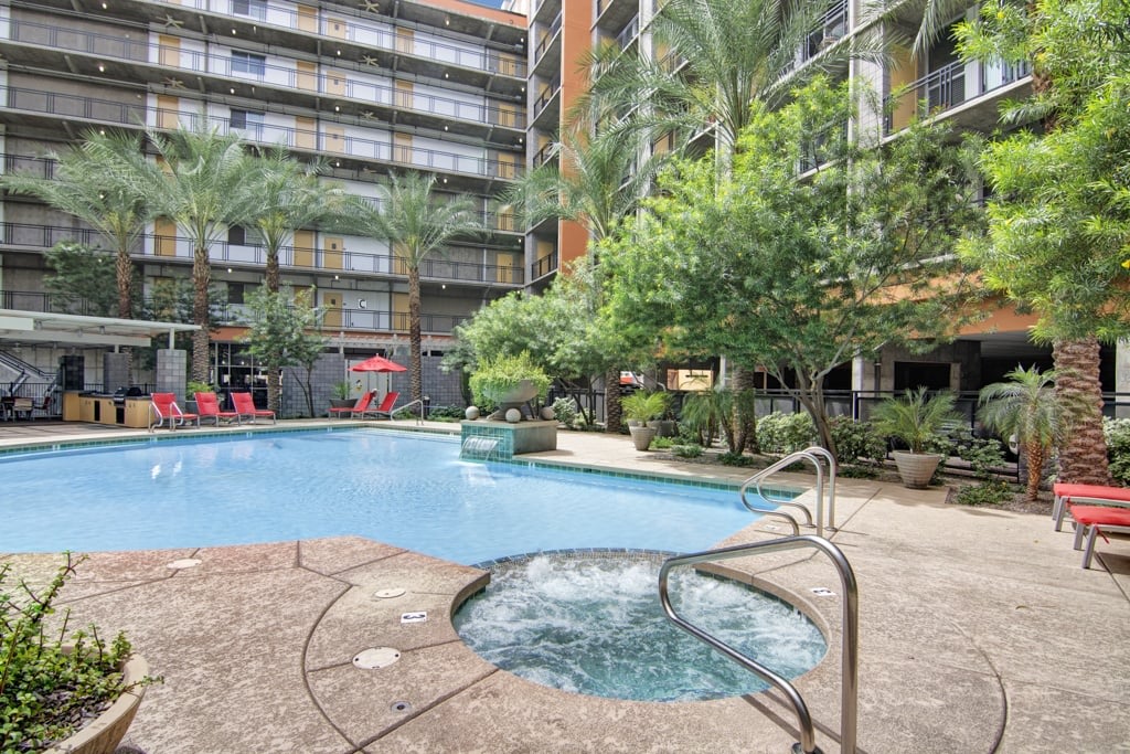 Skyline Lofts Apartment Homes Image 18