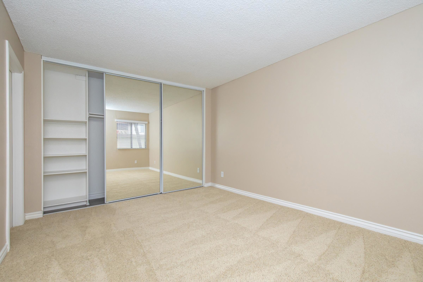 Mosaic Apartment Homes Image 11