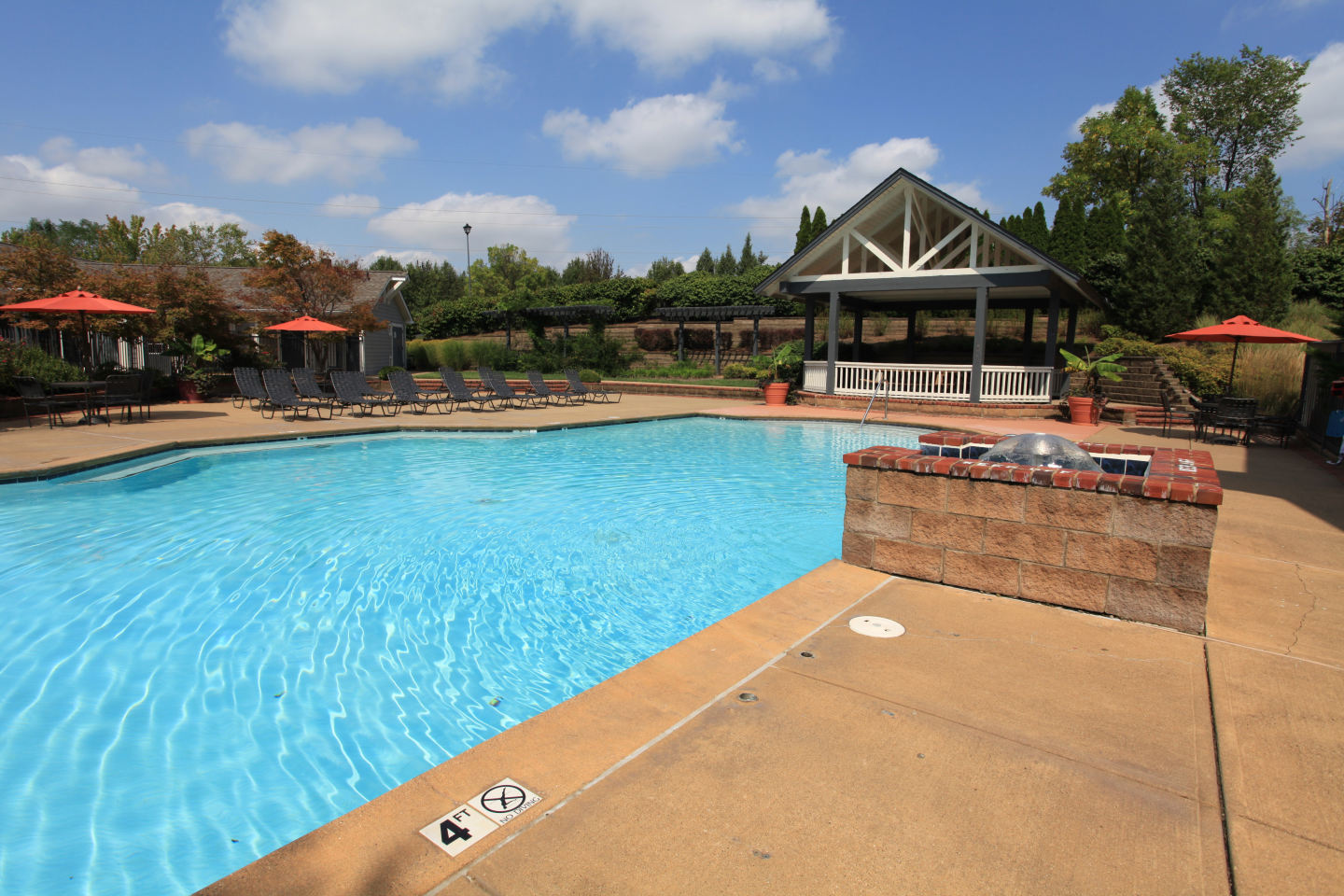 Paddock Club Apartments Image 5