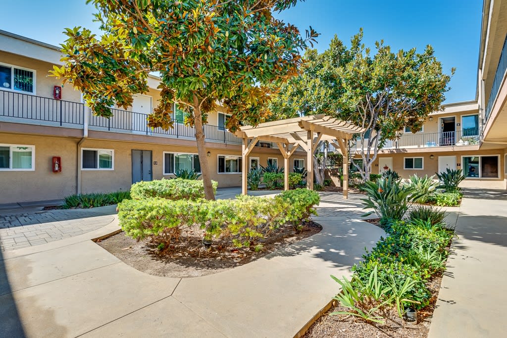 Woodlawn Gardens Apartments Image 4