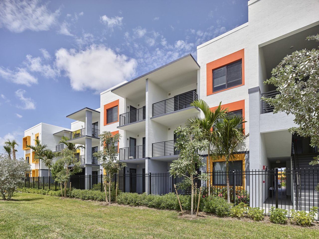 Gateway Luxury Apartments Image 37