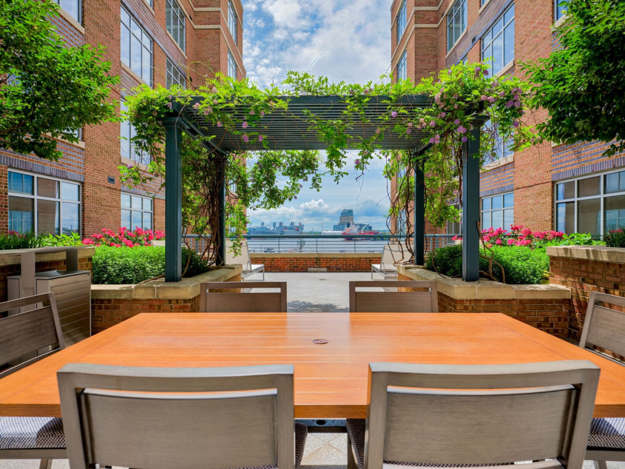 The Crescent at Fells Point Image 8