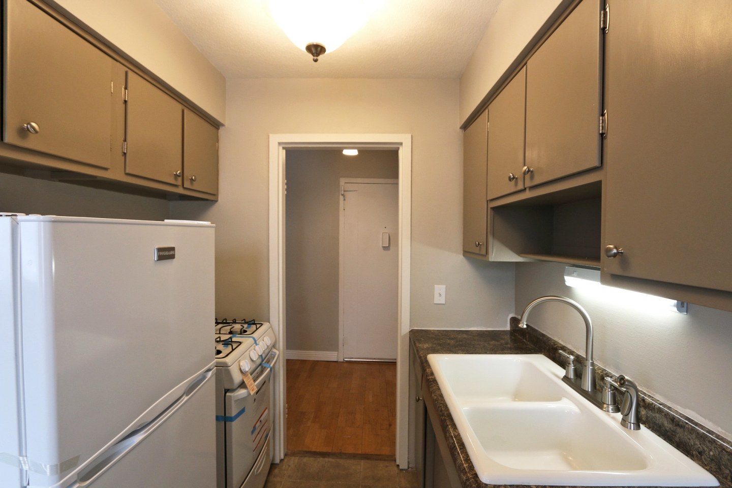 214 Place Apartments Image 11