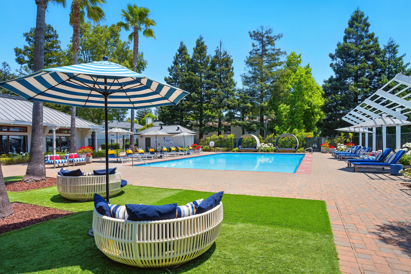 The Grove Luxury Apartments Image 47