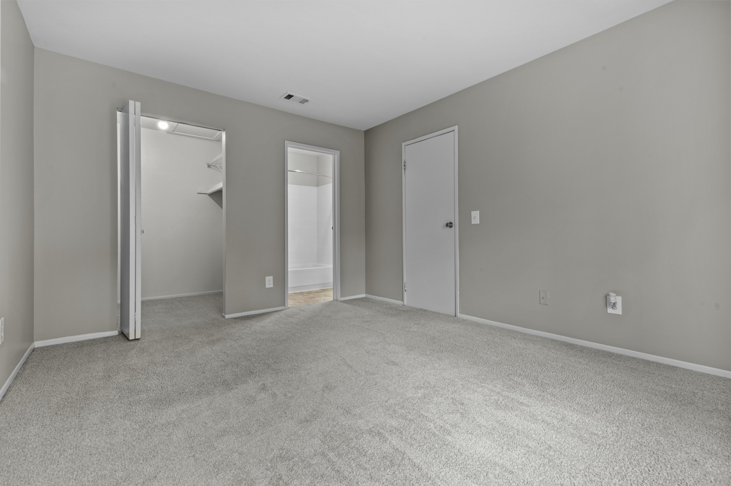 Village Club of Farmington Hills Image 24