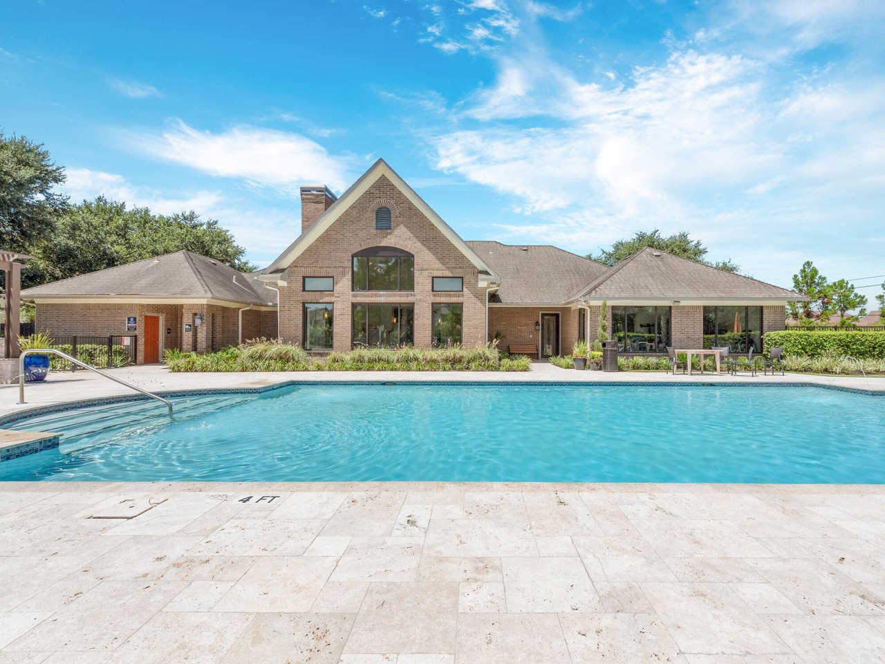 The Crescent at Country Club Image 24