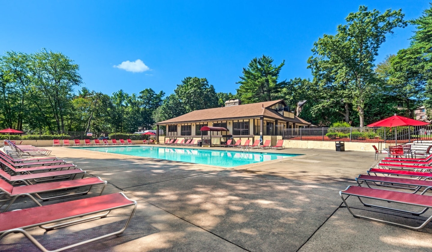 Royal Crest Estates Apartments Image 12