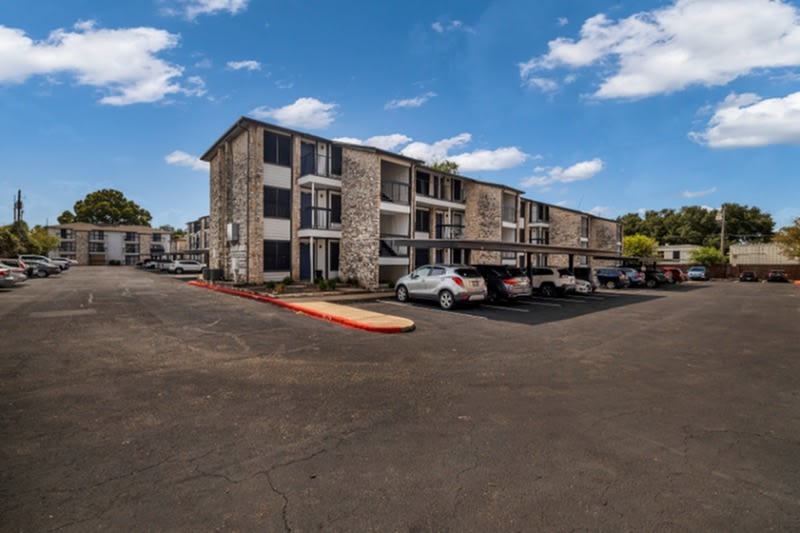 Summit at Hyde Park Apartments Image 38