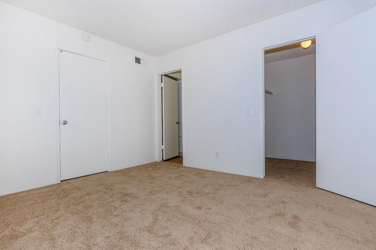 Carlyle Square Apartment Homes Image 13