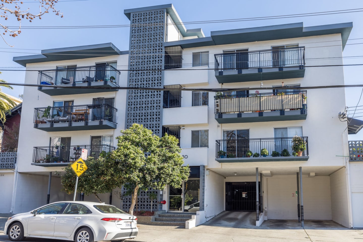 630 Mariposa Image 19