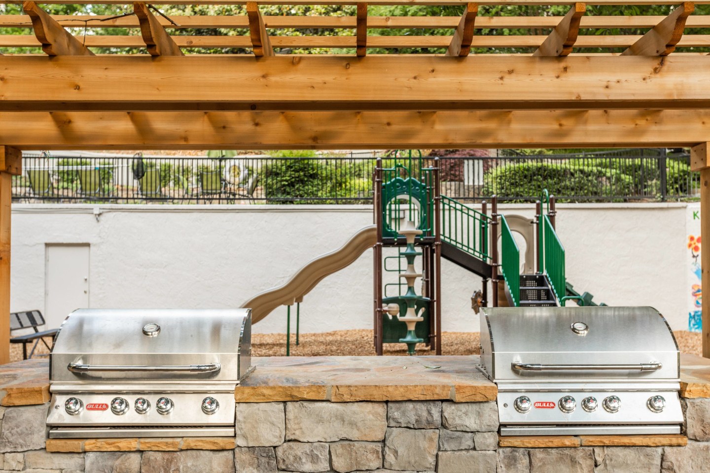 The Pointe at Canyon Ridge Apartments Image 16